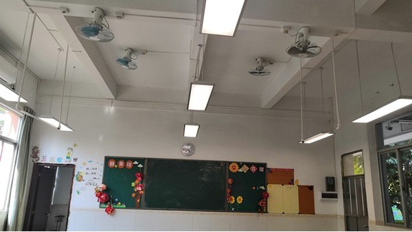华辉照明打造教室优质照明光环境，提供AIoT智慧教育照明整体解决方案