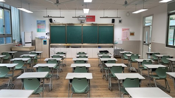 对教室照明进行改造后，华辉教育照明打造了怎样的照明环境？
