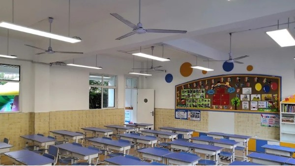 华辉教育照明为你解答：什么样的灯具用在教室照明比较好？
