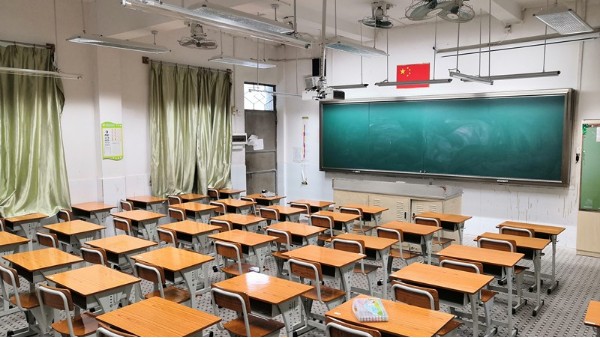 教室照明为什么要使用LED护眼教室灯具？华辉教育照明来揭晓