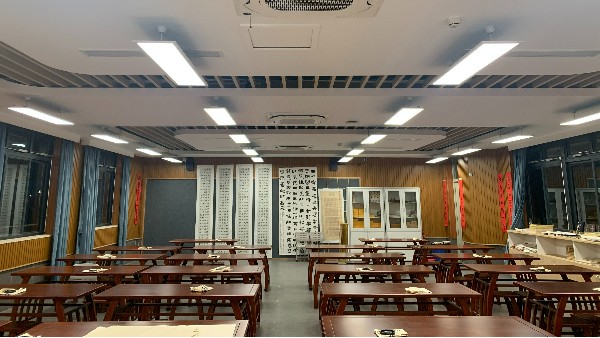 当医学智慧遇见光学科技：一场护眼理念的共鸣
