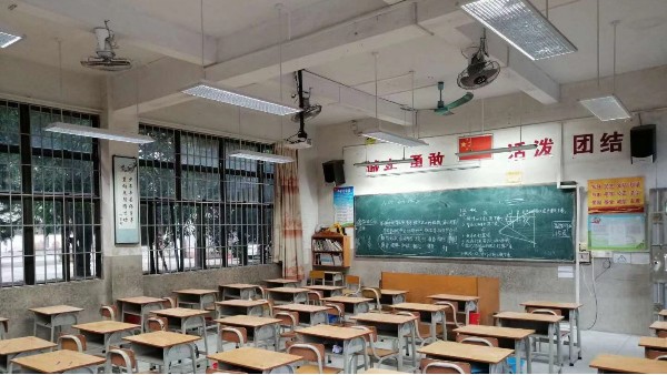 学校如何做好防控青少年近视工作？华辉来支招~