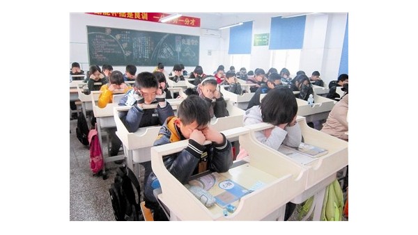 呵护学生的视力健康，从华辉led护眼教室灯具开始